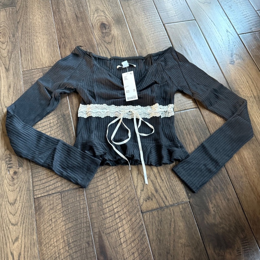 Urban Outfitters‎ Kimchi Blue NWT Black Ribbed Lace Trim Top Long Sleeve Small